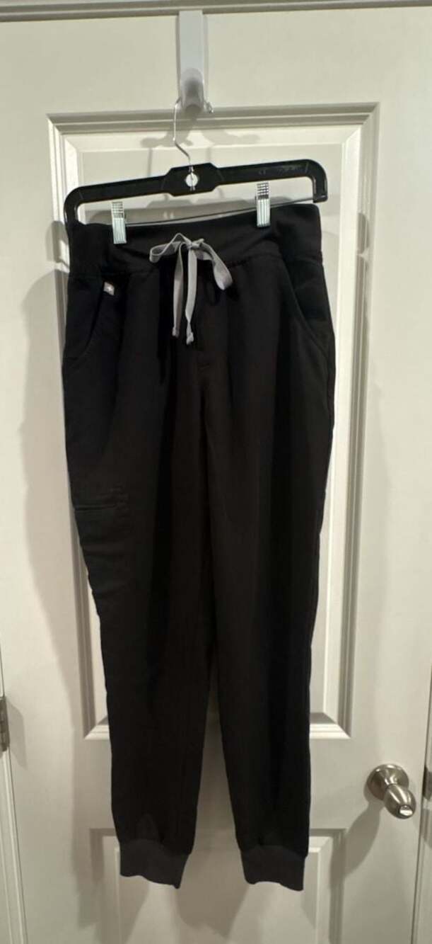 FIGS High Waisted Zamora Jogger Scrub Pants in Black